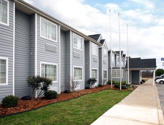 Days Inn & Suites By Wyndham Pryor Pryor Creek Екстериор снимка